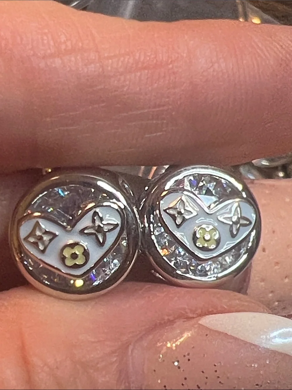 Heart Motif Crystal Round Stud Earrings - Silver & White
